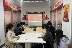 15.正元地信遙感大數據中心組織收看新聞發布會直播